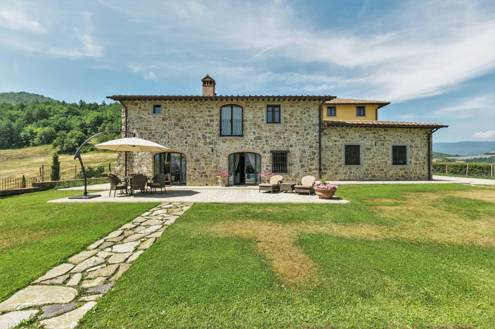 Casa Dieci-Exterior summer