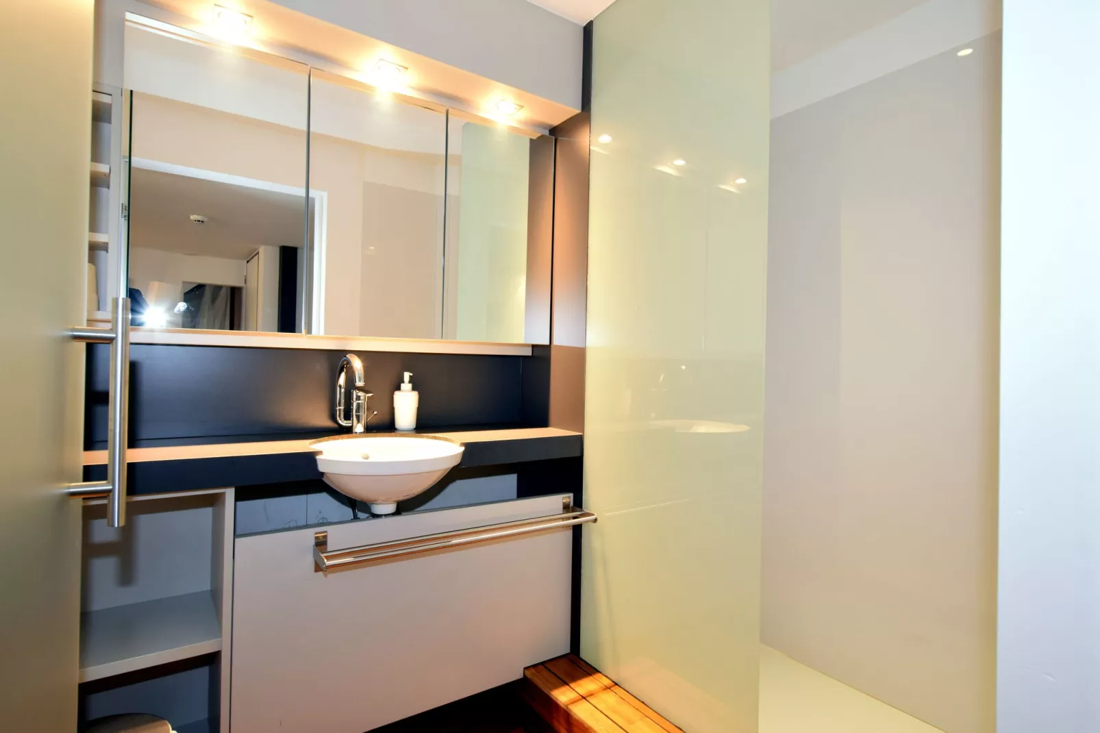 Koetshuis Appartement-Badezimmer