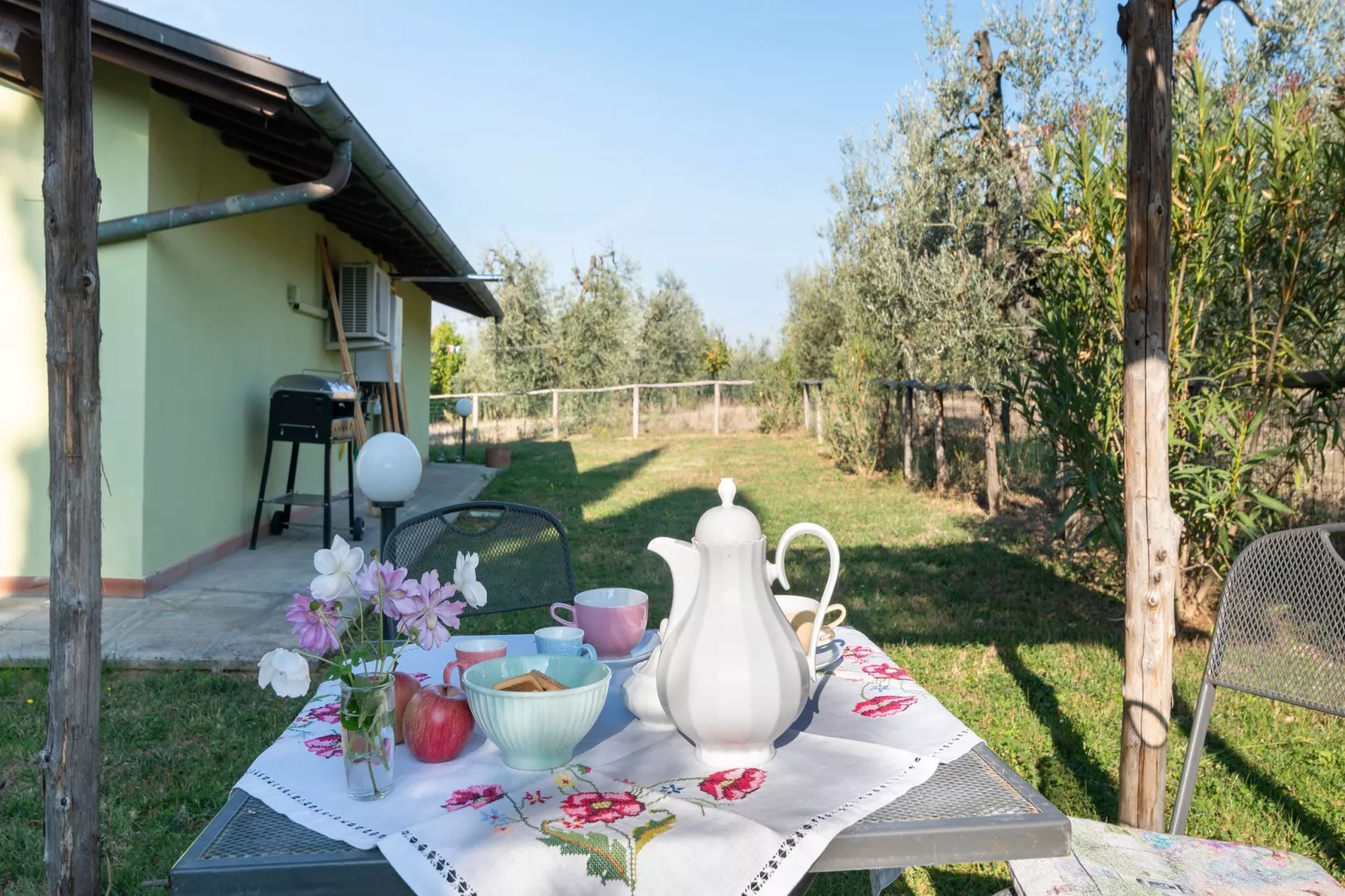 Il Leccio e Le Rose-Gardens summer