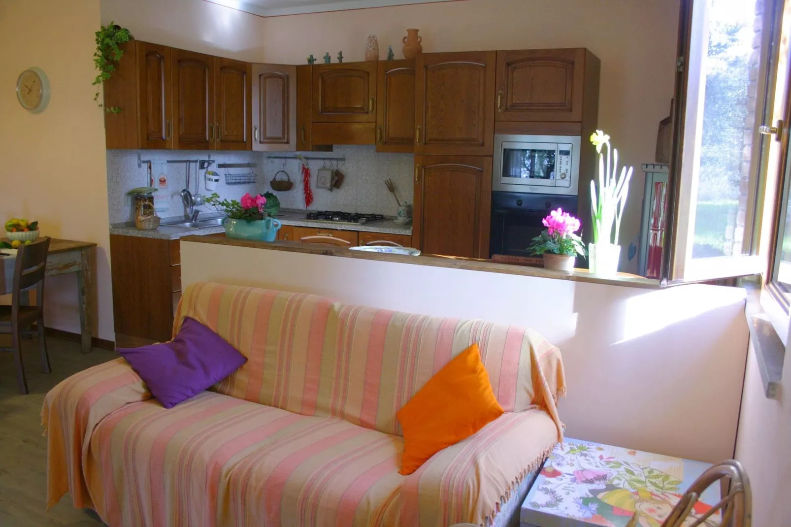 Il Leccio e Le Rose-Living room