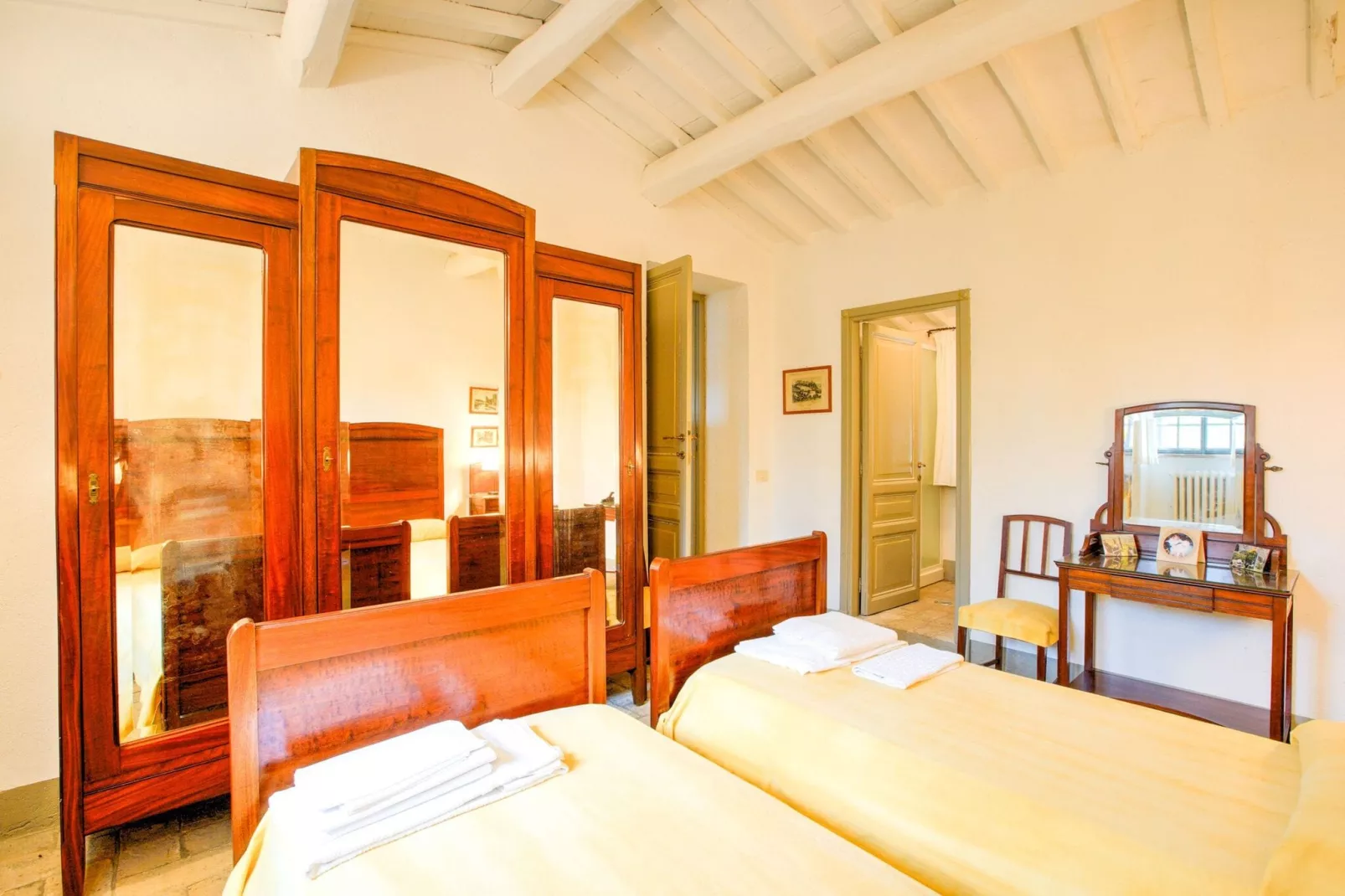 Poggio-Bedroom