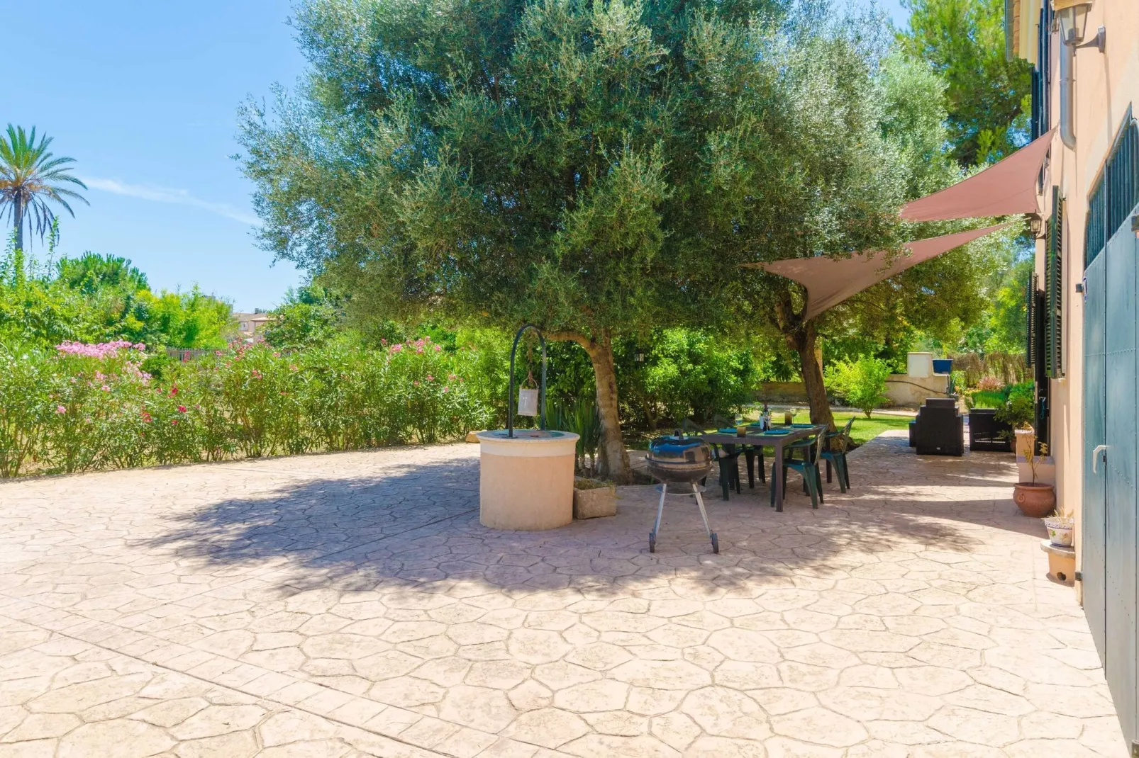 Hort de Can Bou-Exterior summer