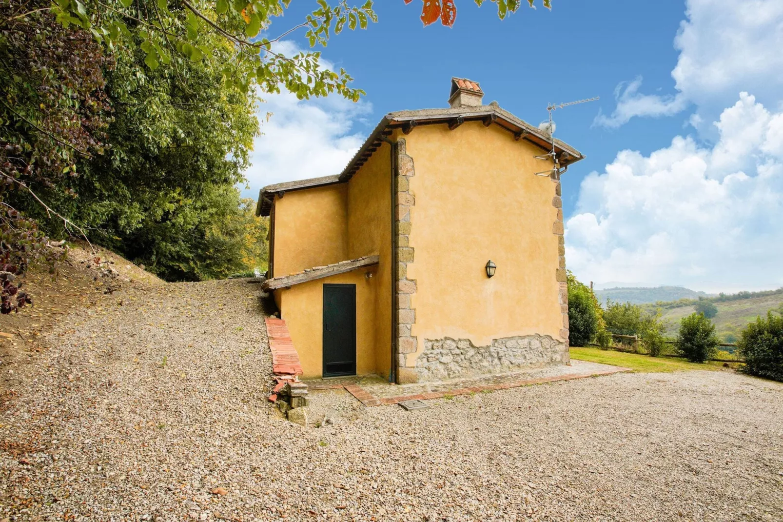 Poggio-Exterior summer