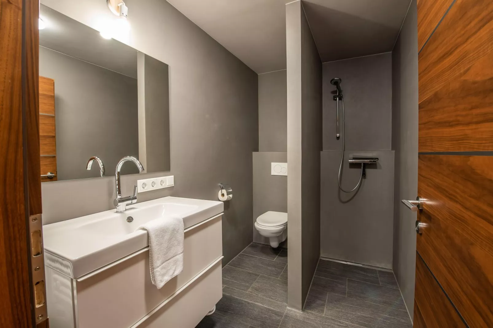 Haus Ferien-Badezimmer