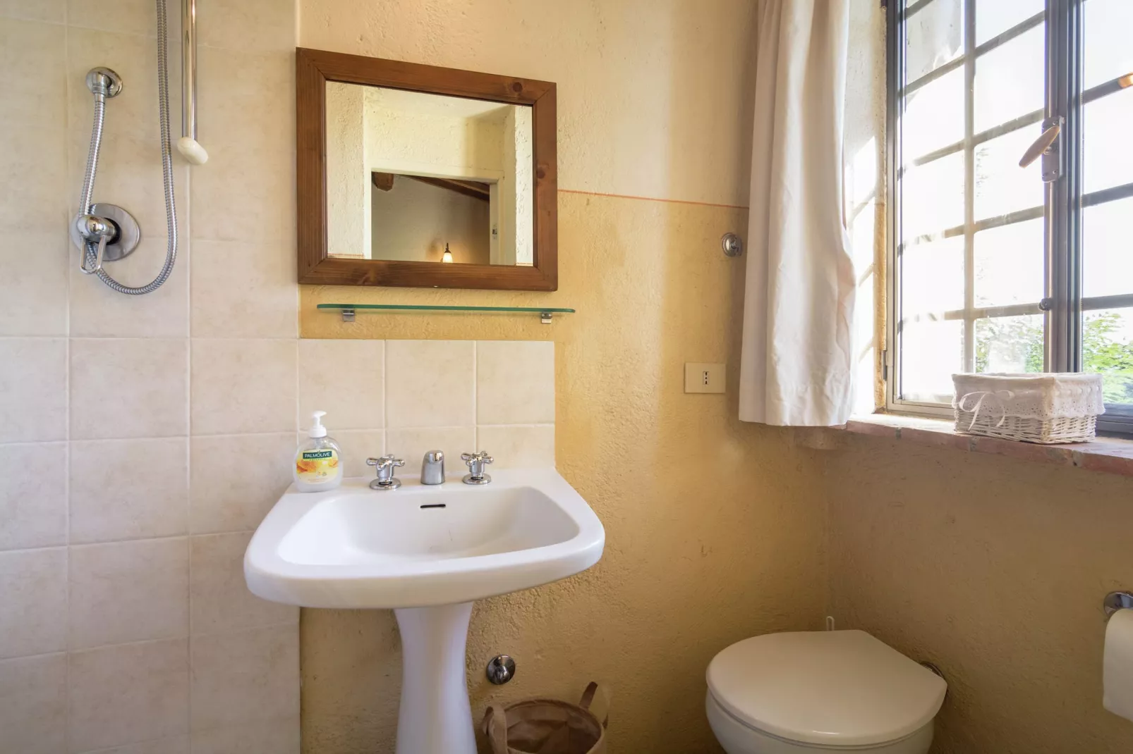 Poggio-Bathroom