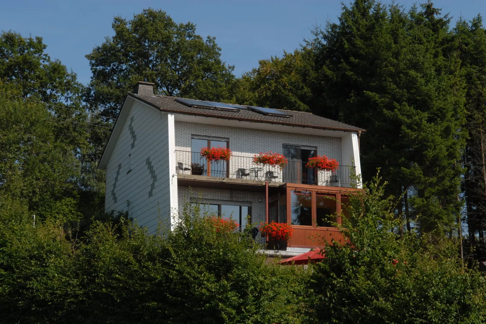 Schubert-Exterior summer