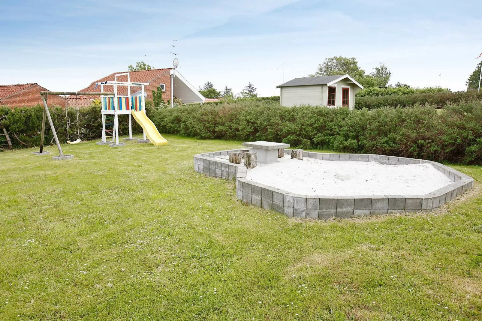 10 person holiday home in Hadsund