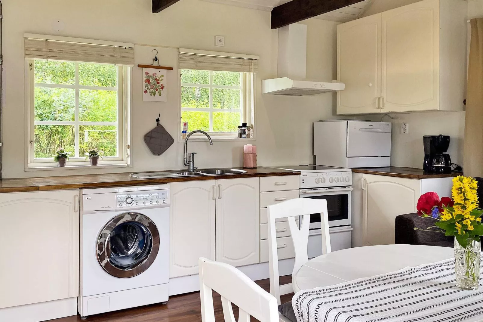 4 person holiday home in STENHAMRA
