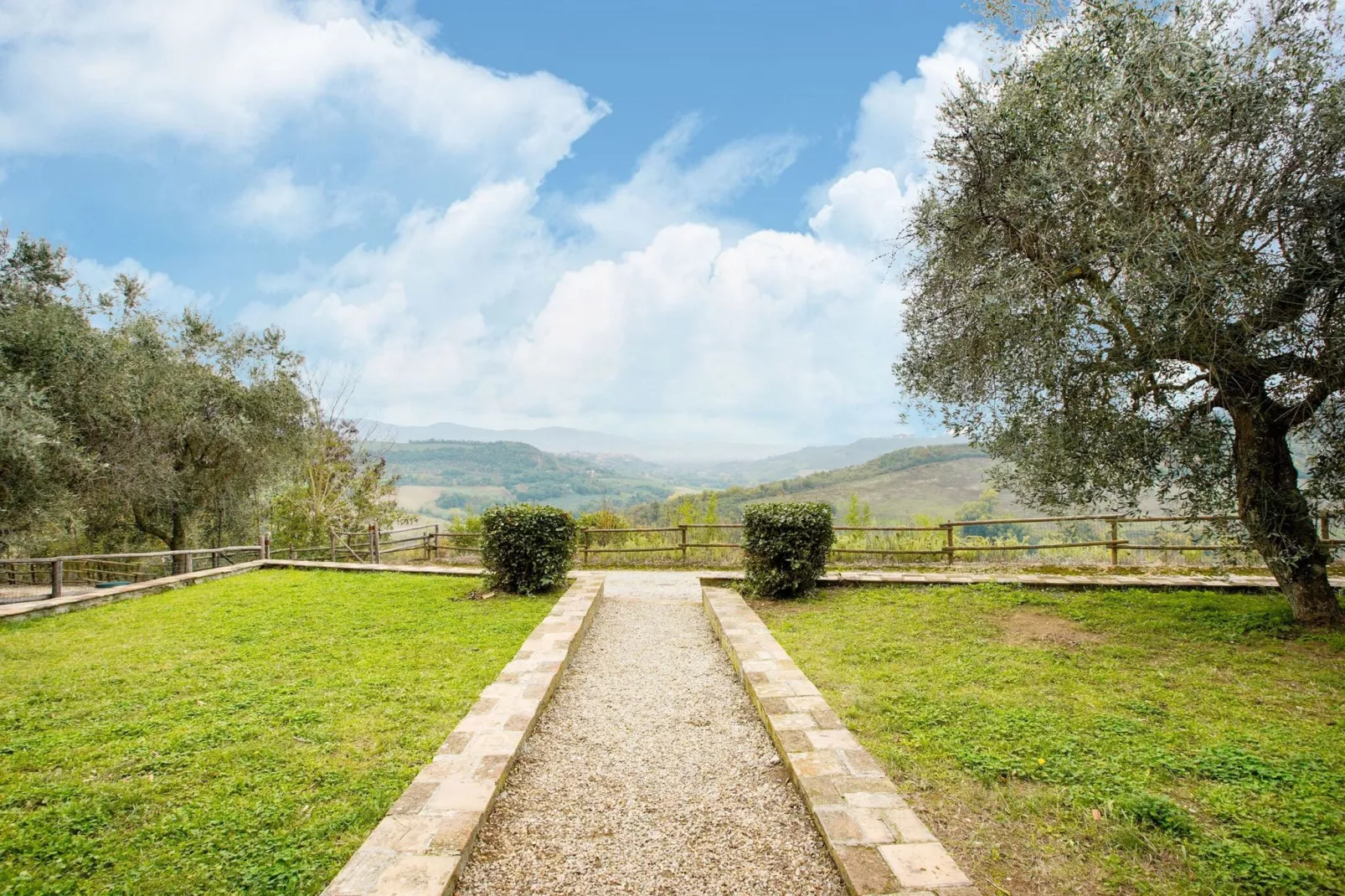Cima Colle-Gardens summer