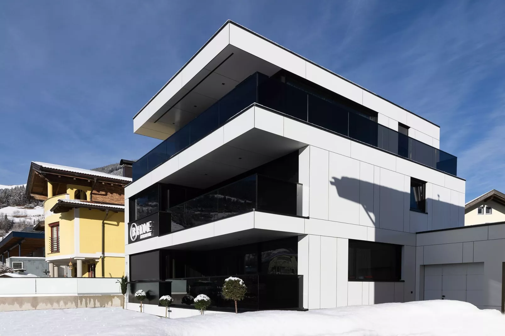 Apartments B-HOME-Exterior winter