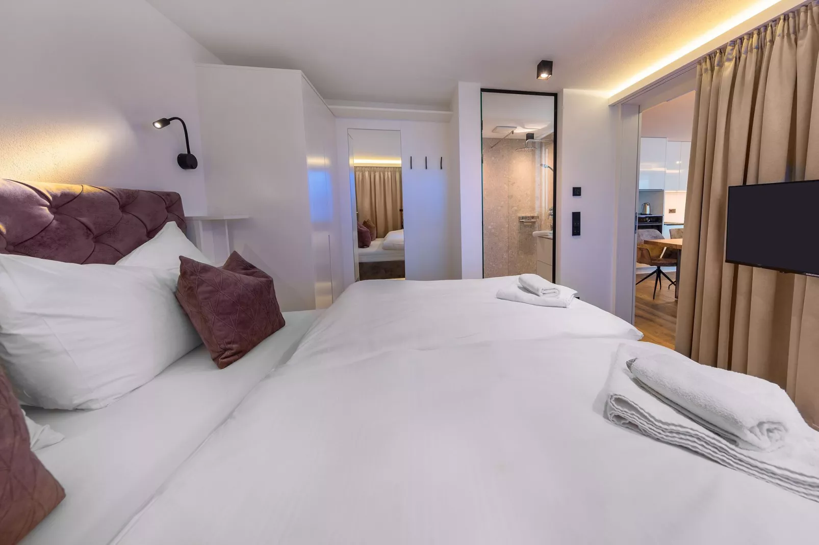 Apartments B-HOME-Bedroom