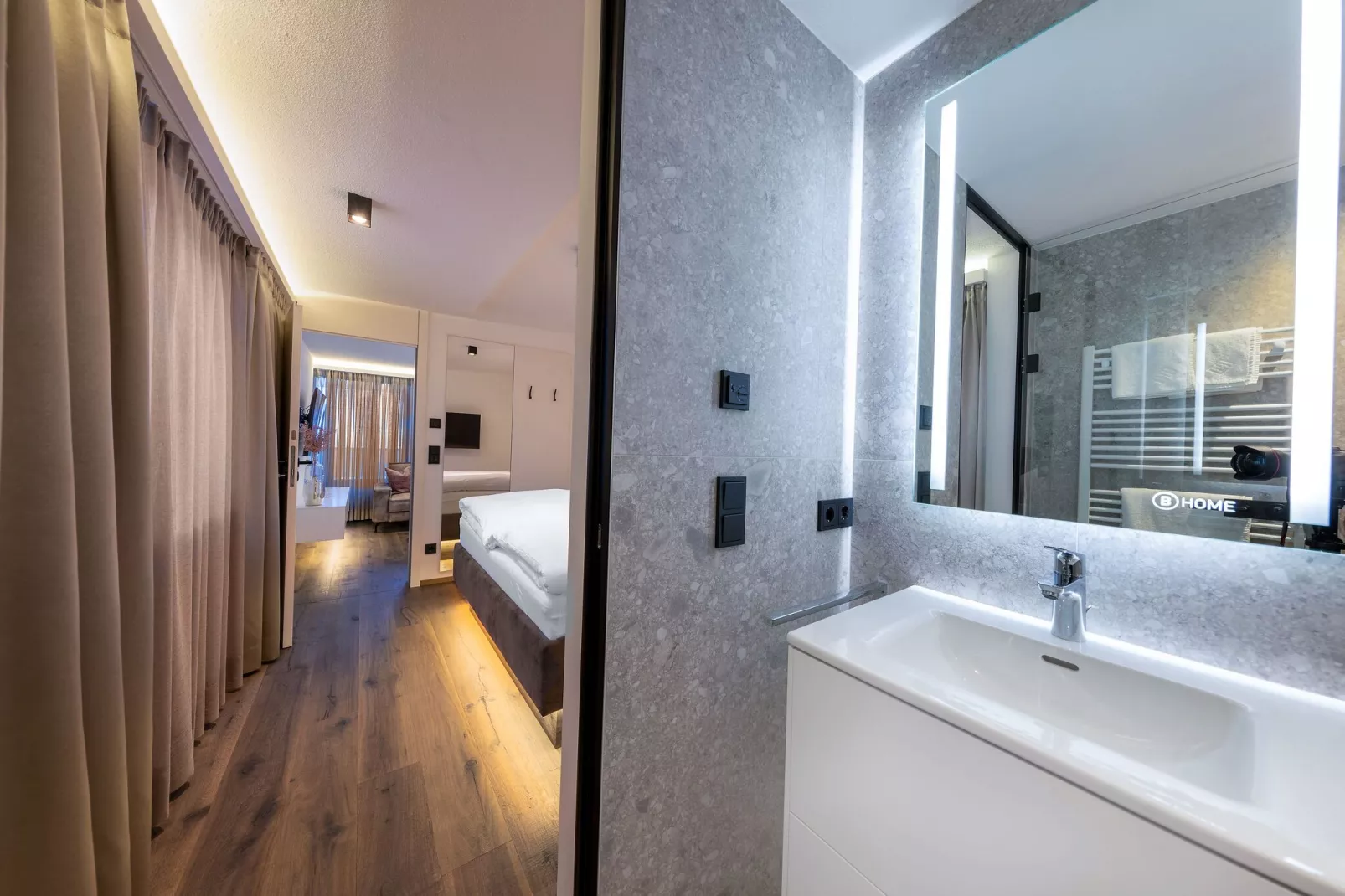 Apartments B-HOME-Bathroom