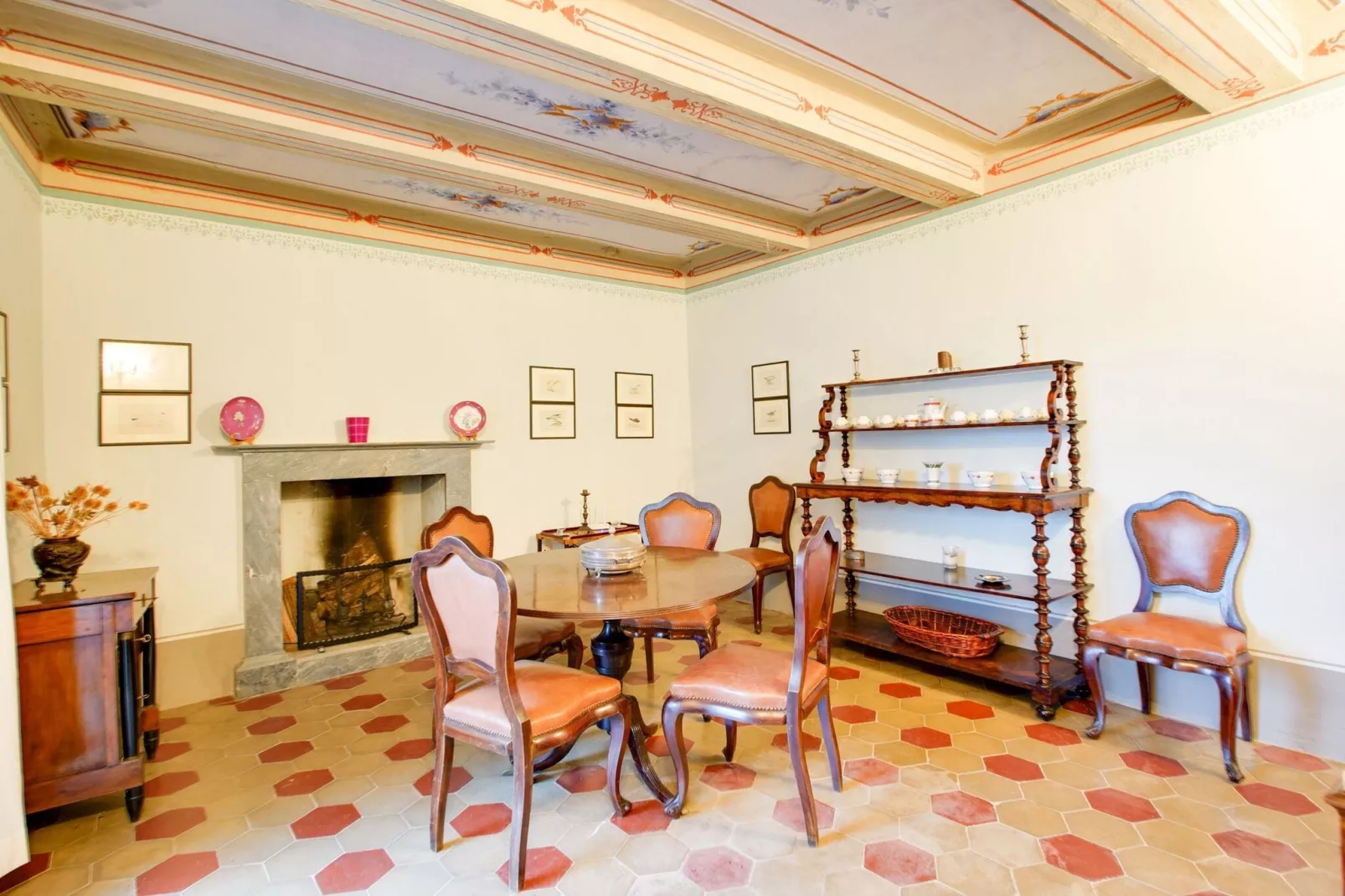 Castagno-Living room