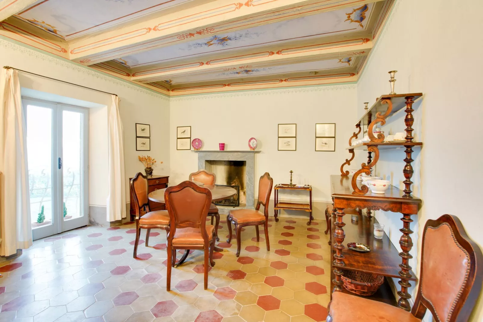 Castagno-Living room