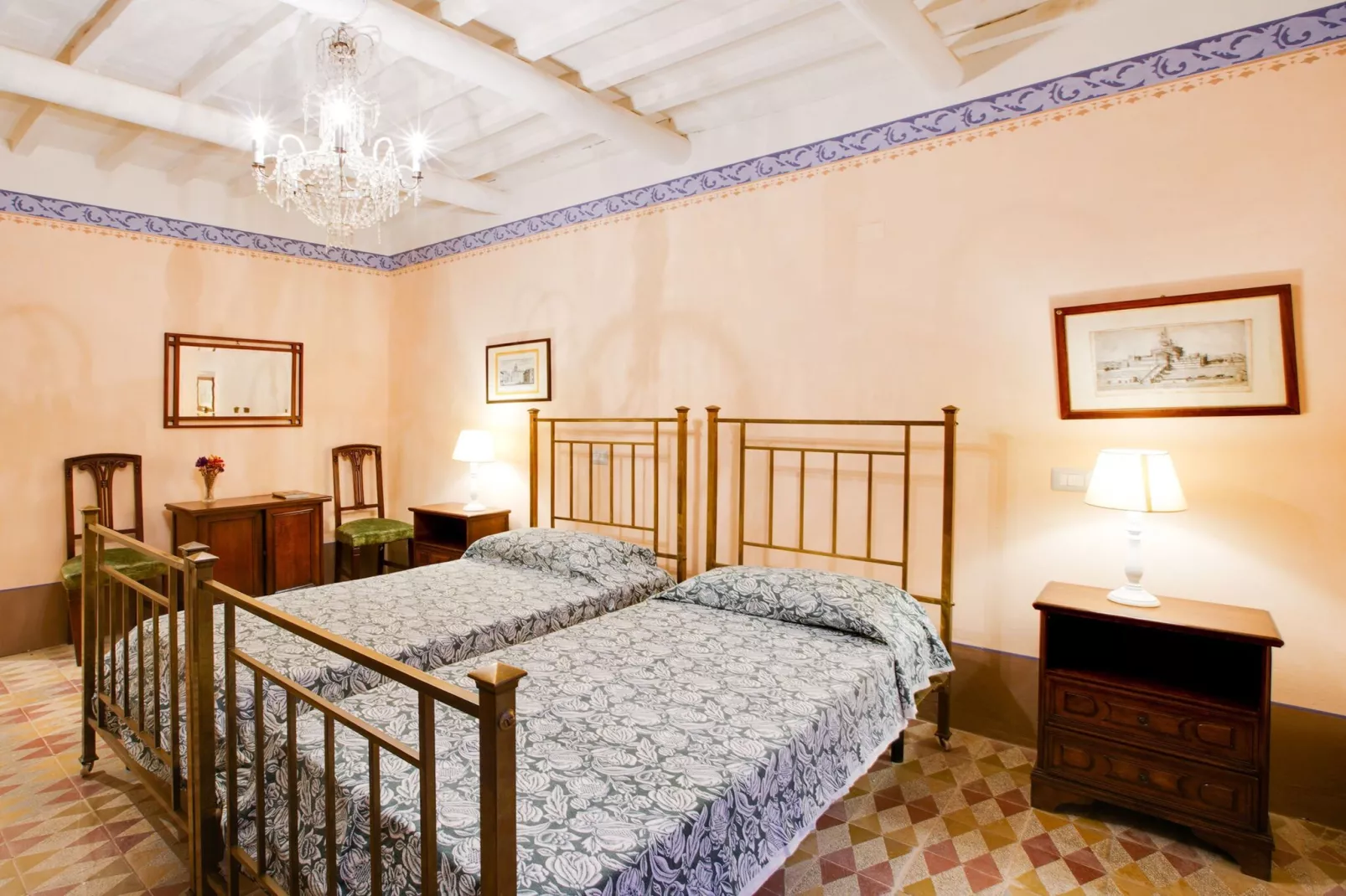 Castagno-Bedroom