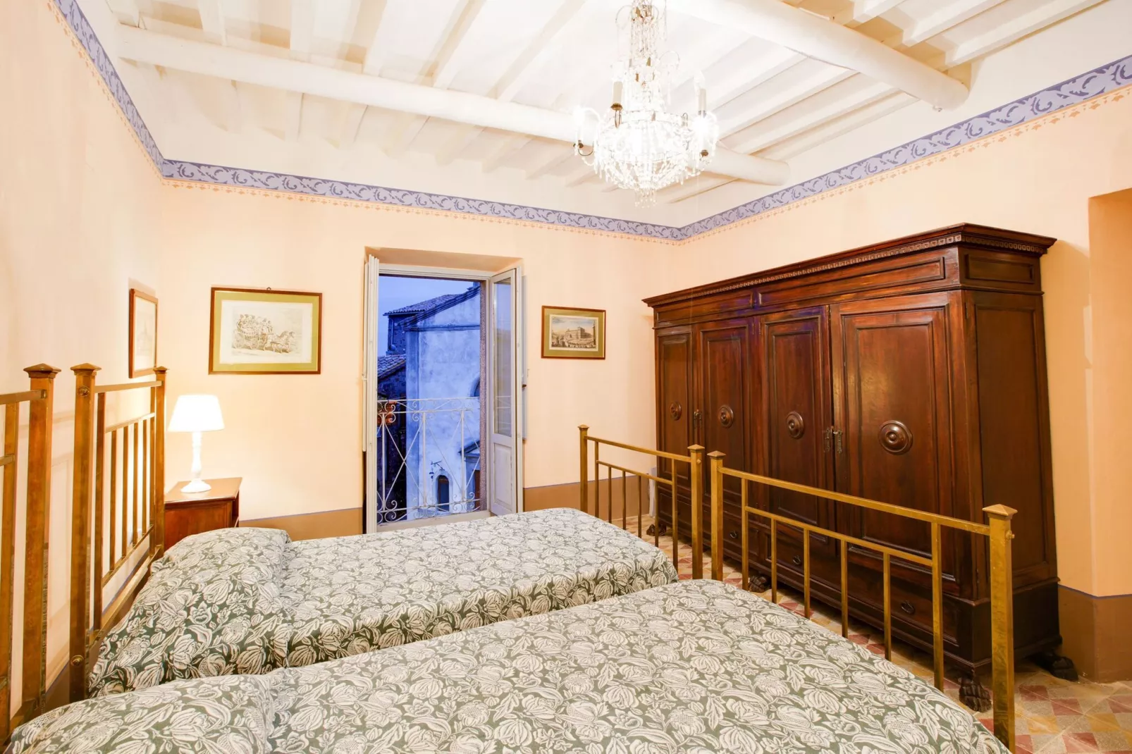 Castagno-Bedroom