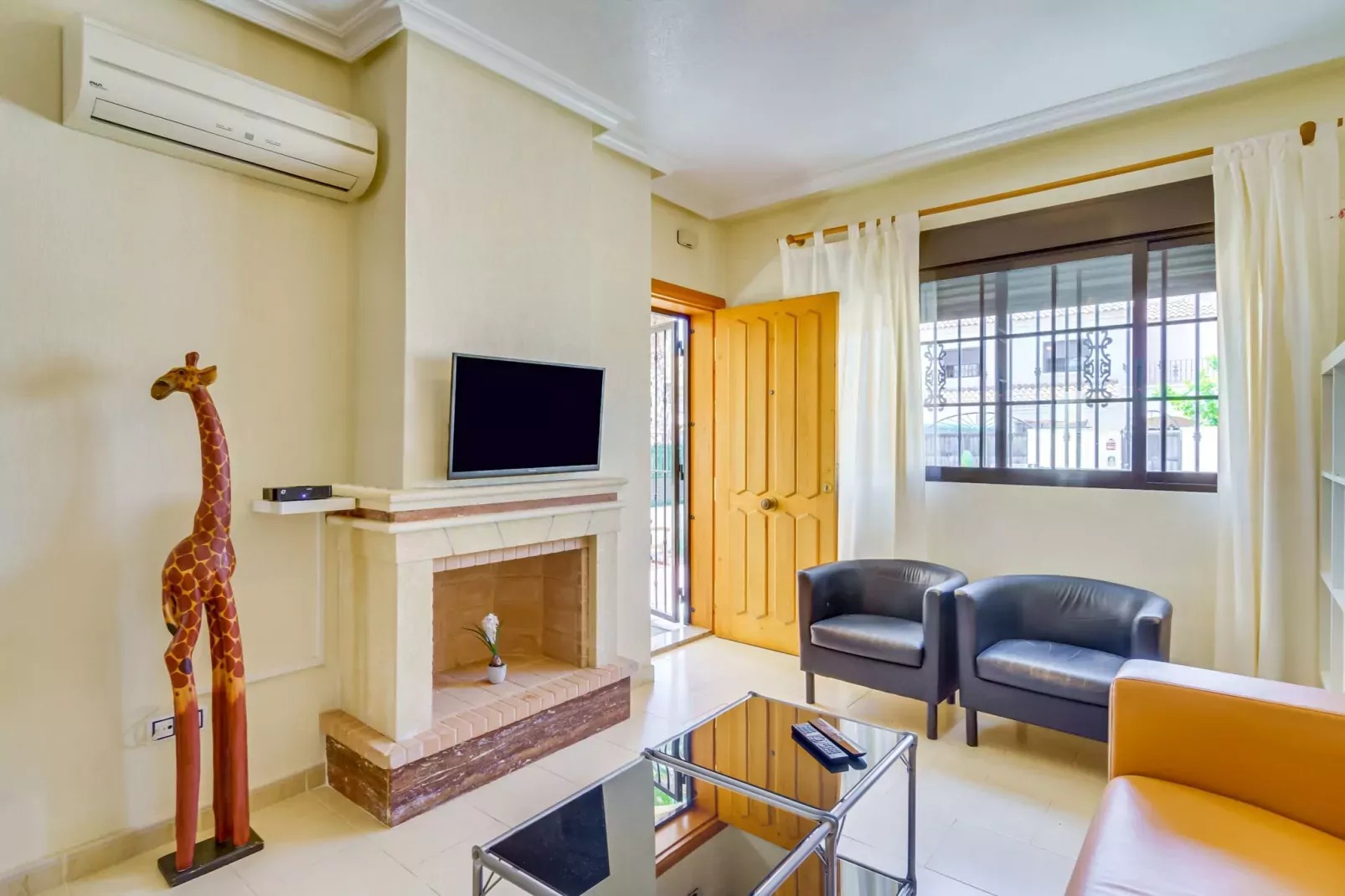 Casa Noain-Living room