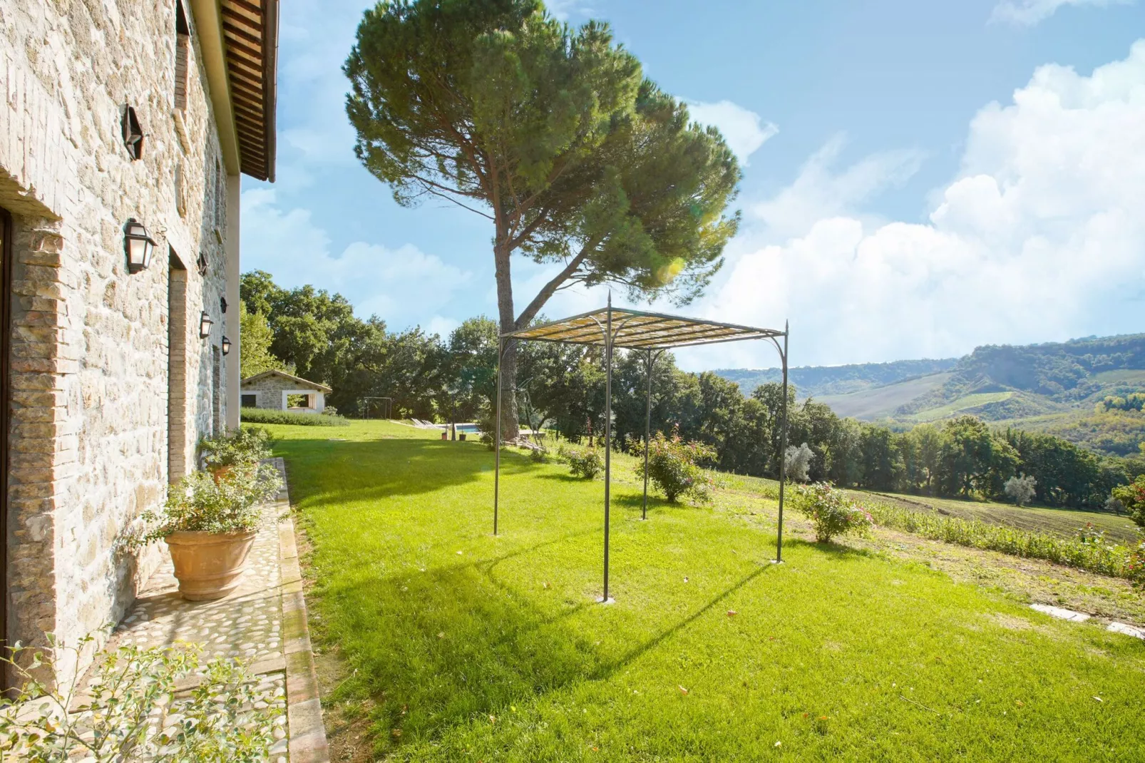 Villa Sparina-Gardens summer