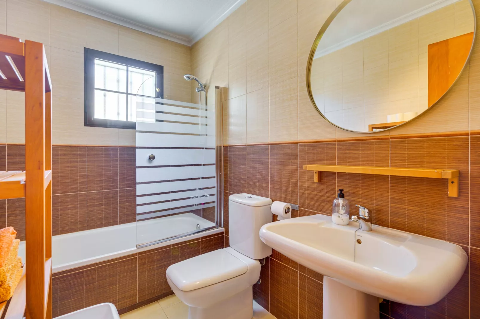 Casa Noain-Bathroom