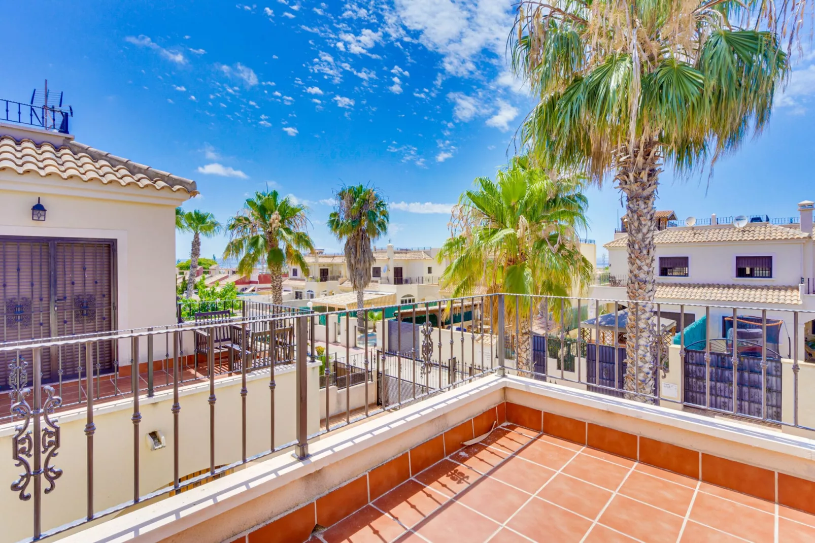 Casa Noain-View summer