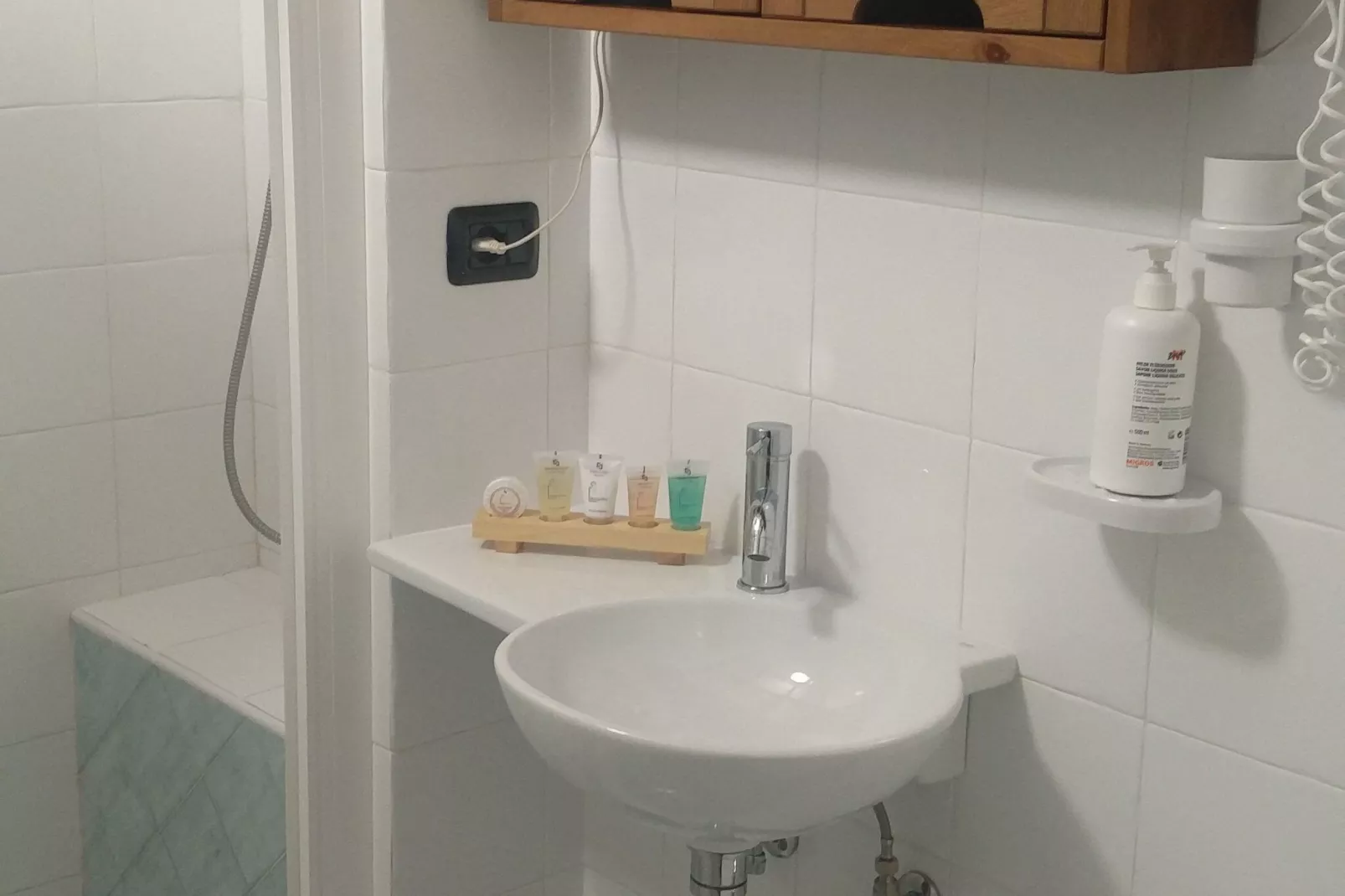 Morus Country House-Bathroom