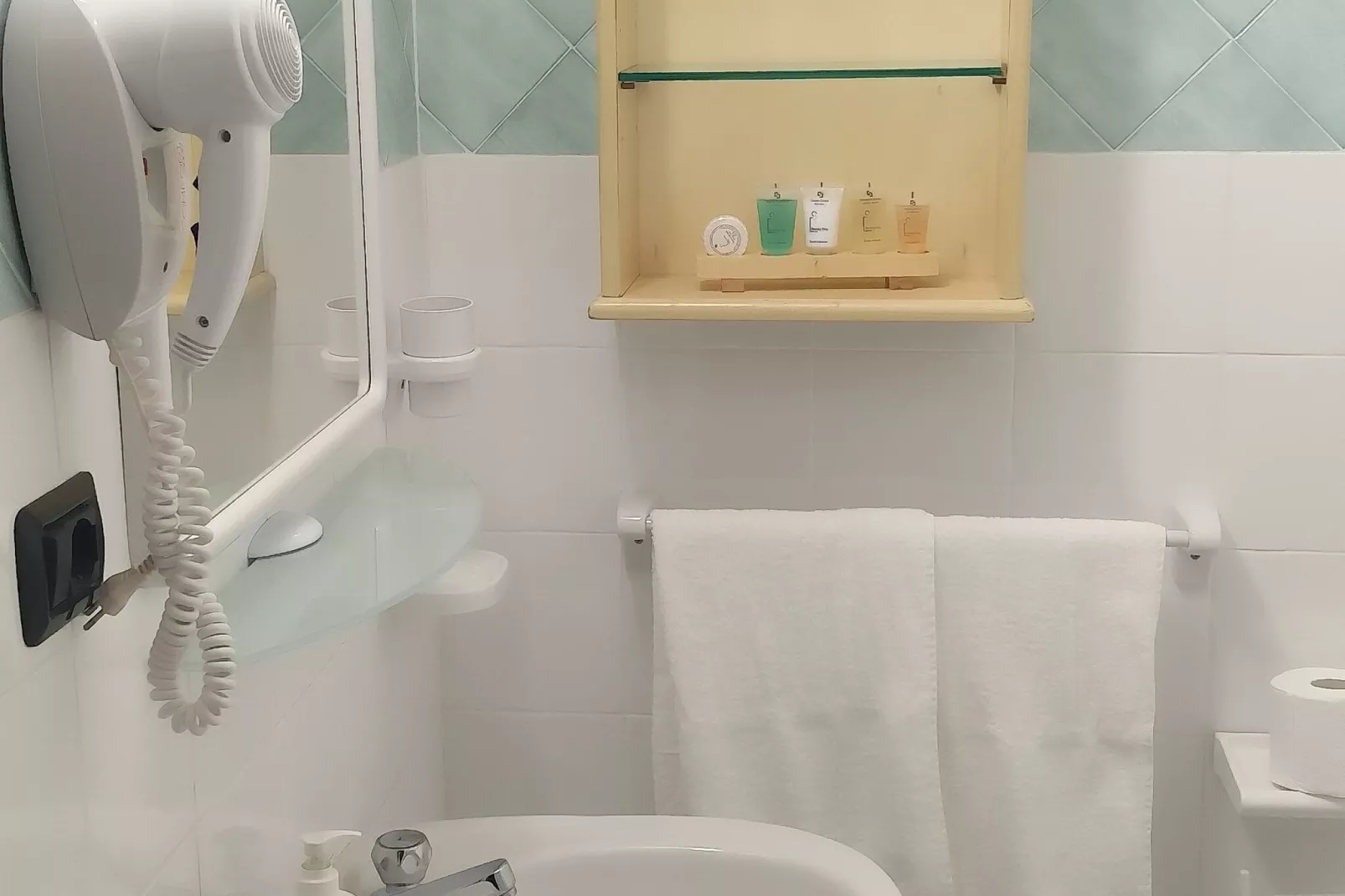 Morus Country House-Bathroom