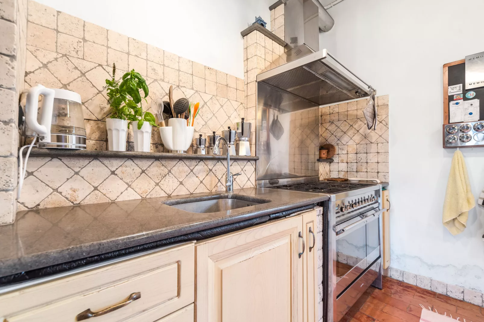 Morus Country House-Kitchen
