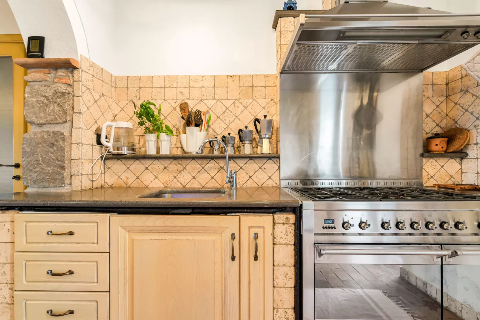Morus Country House-Kitchen