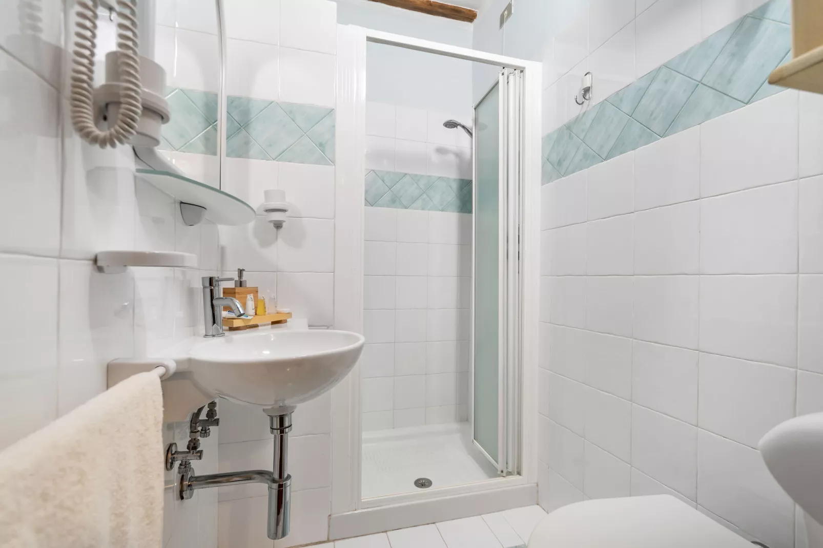 Morus Country House-Bathroom
