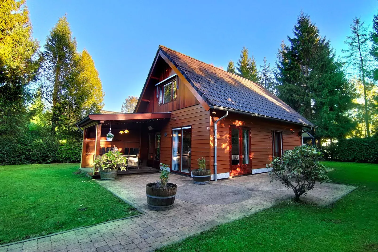 Prachtig vrijstaand huis met tuin op de Veluwe-Exterior summer