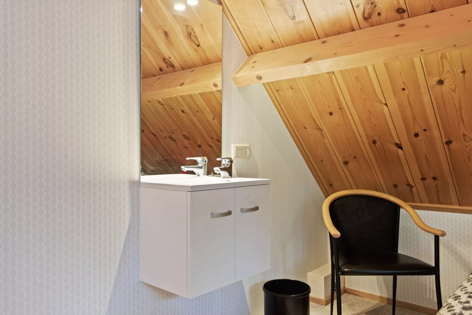 Prachtig vrijstaand huis met tuin op de Veluwe-Bedroom
