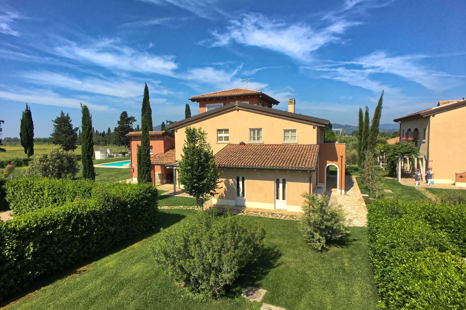Bozzone Residenza Rossa-Exterior summer