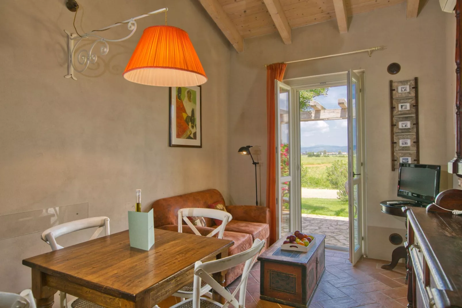 Bozzone Residenza Rossa-Dining room