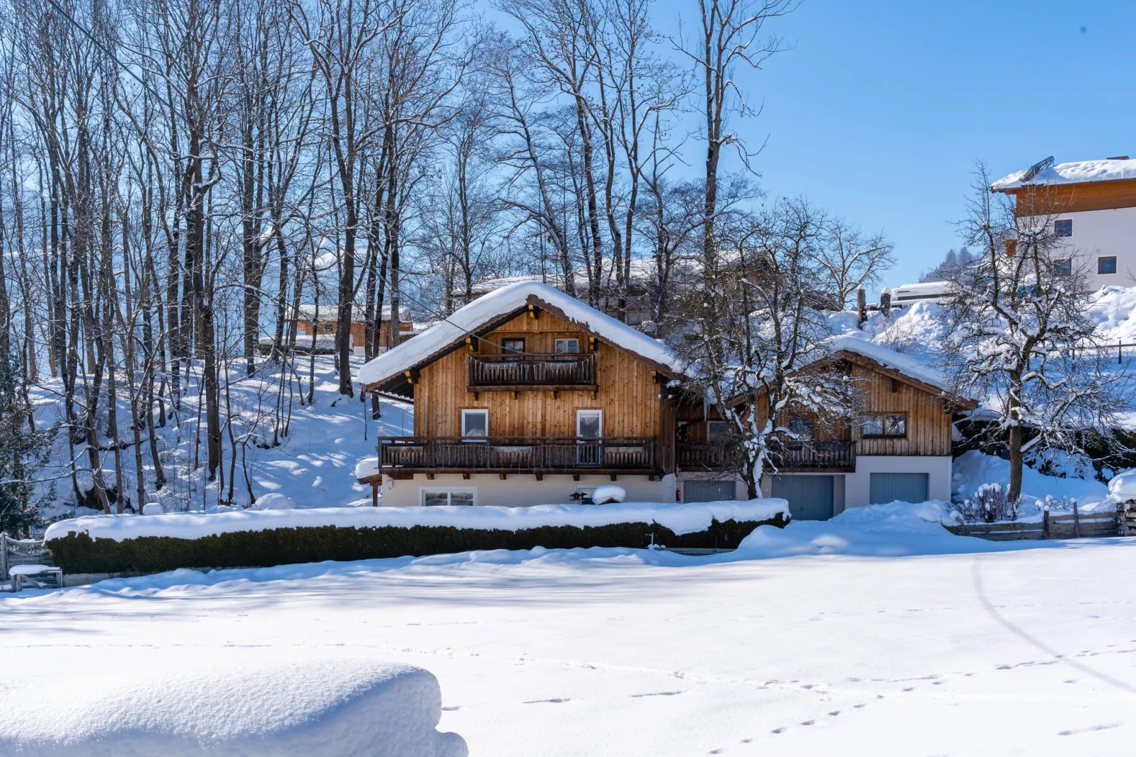 Eva-Exterior winter
