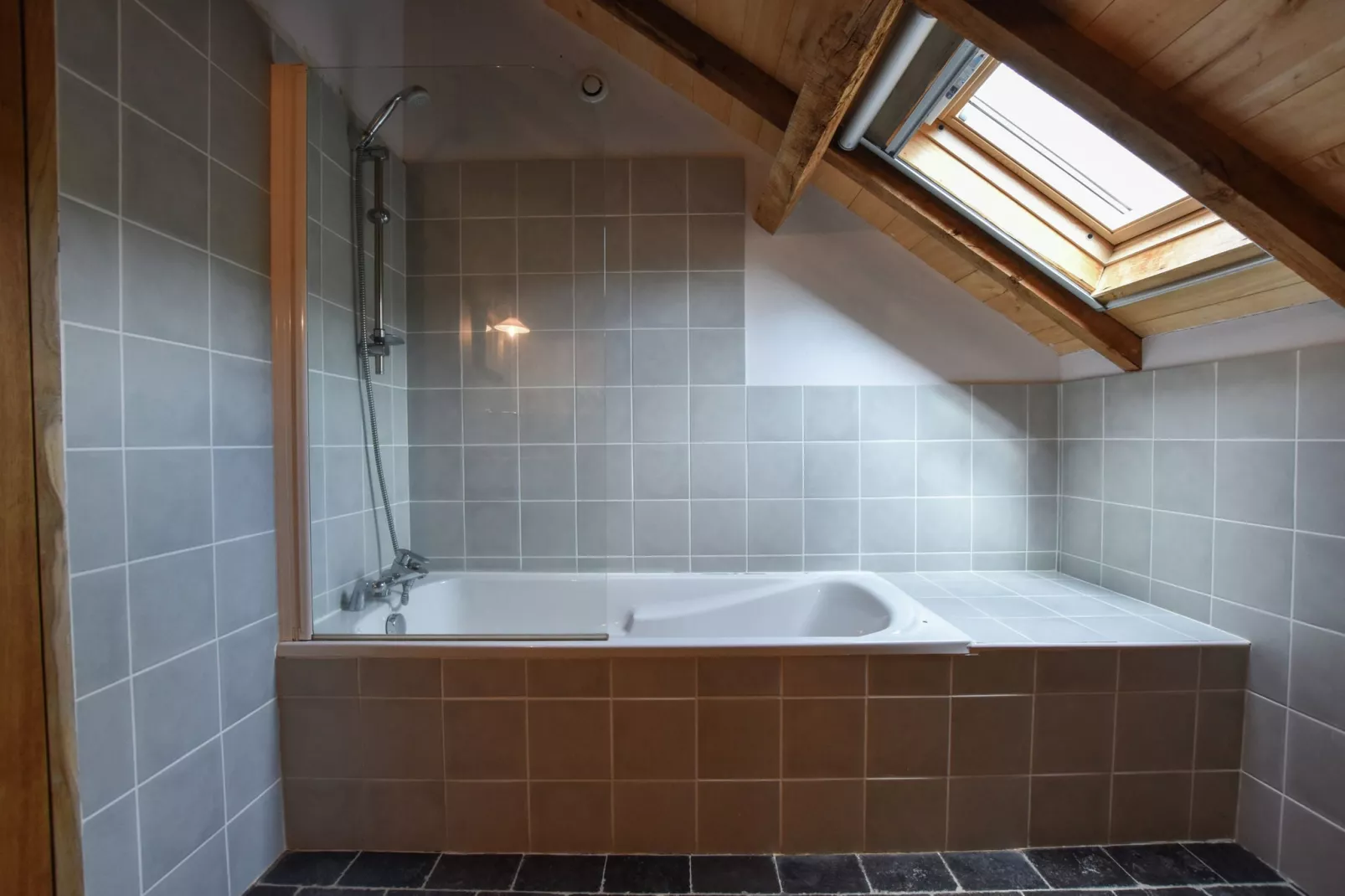 La Remise-Bathroom