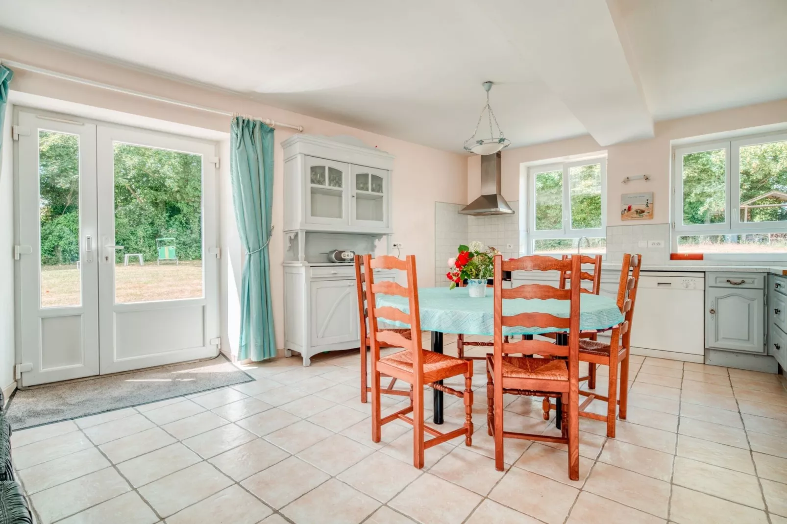 Clos Bourguin-Esszimmer