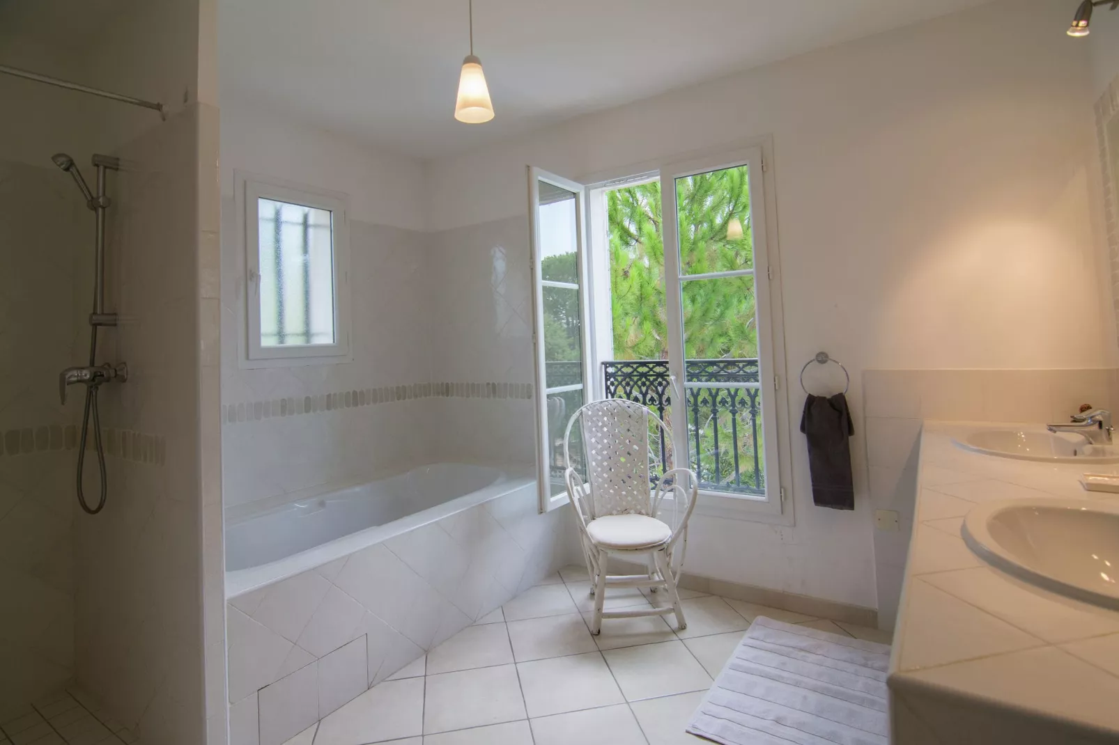 Bastide d'Or-Bathroom