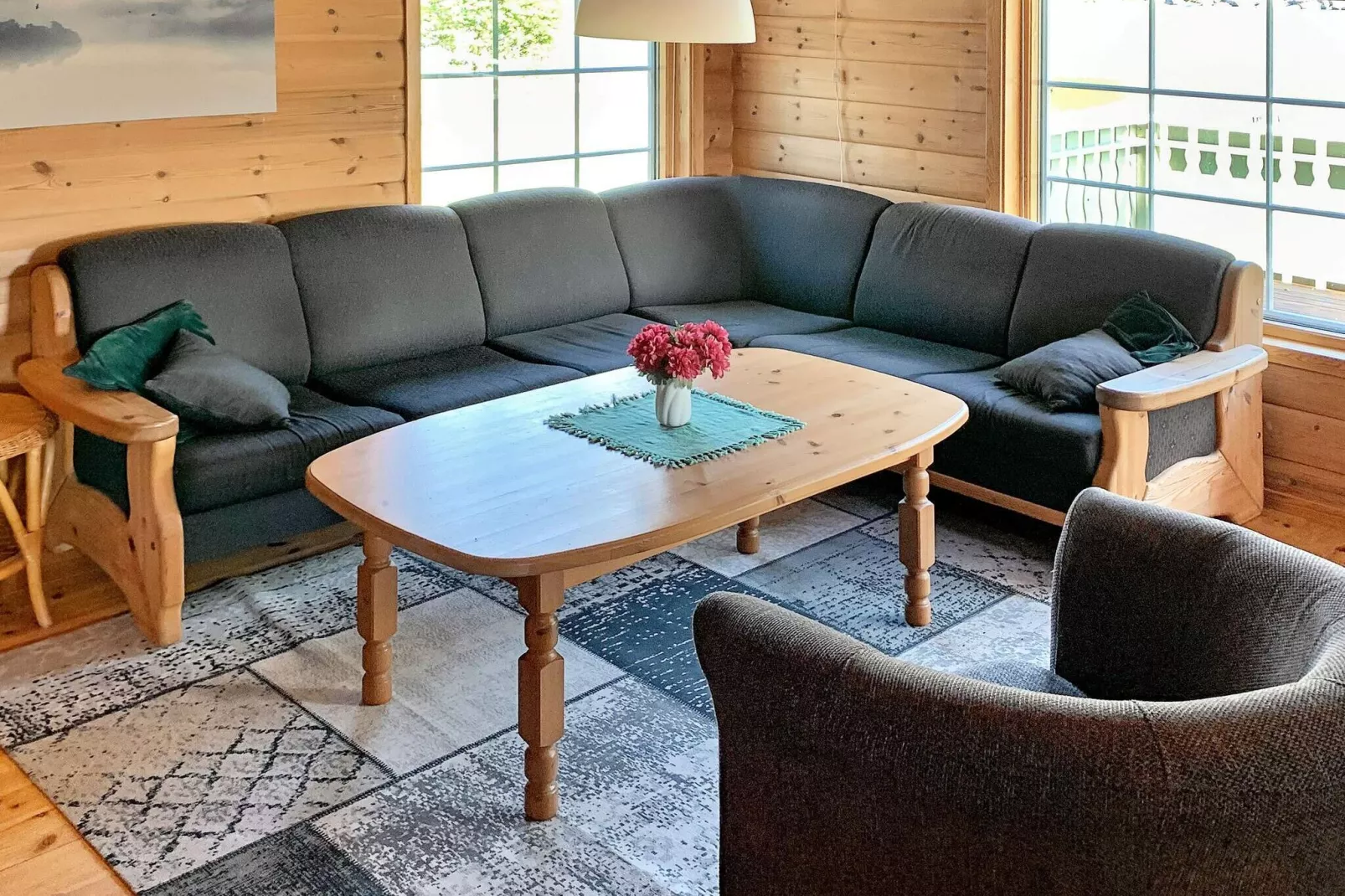 HUS 22235-Indoor