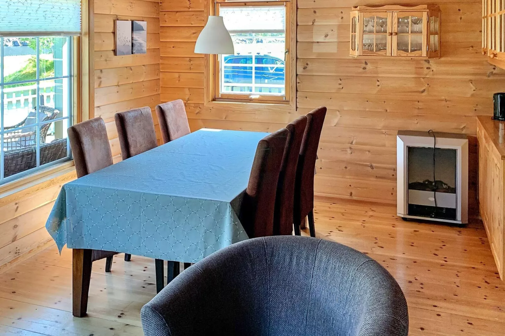 HUS 22235-Indoor