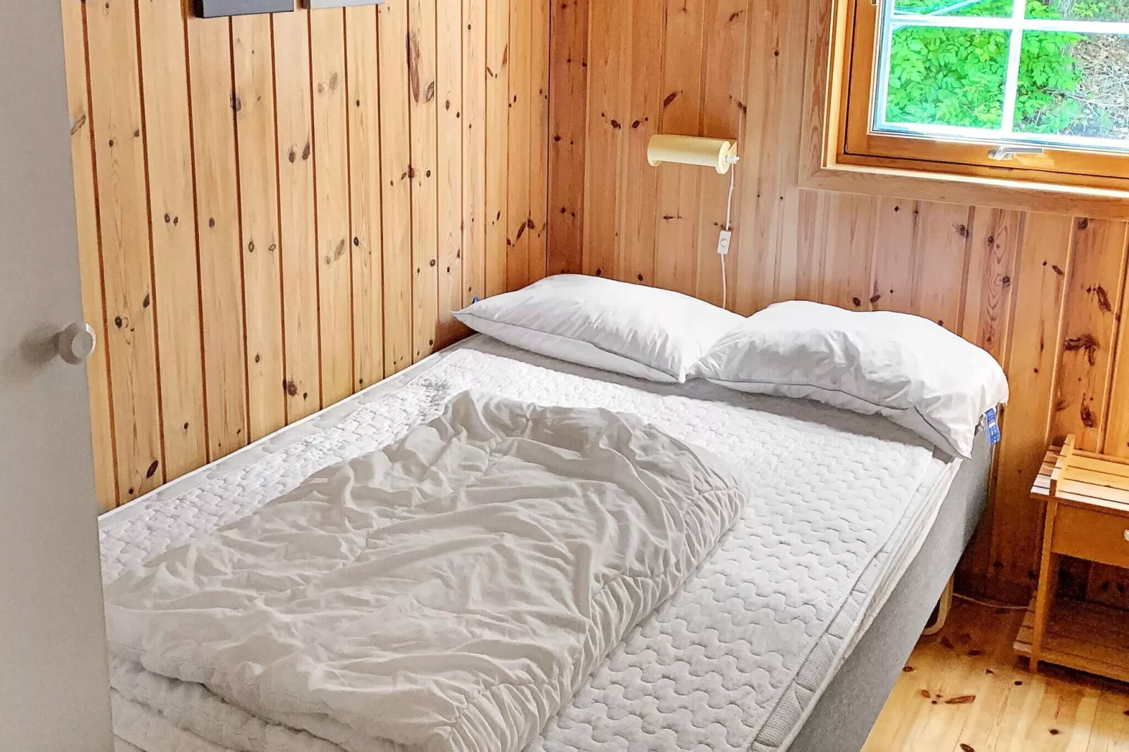 HUS 22235-Indoor