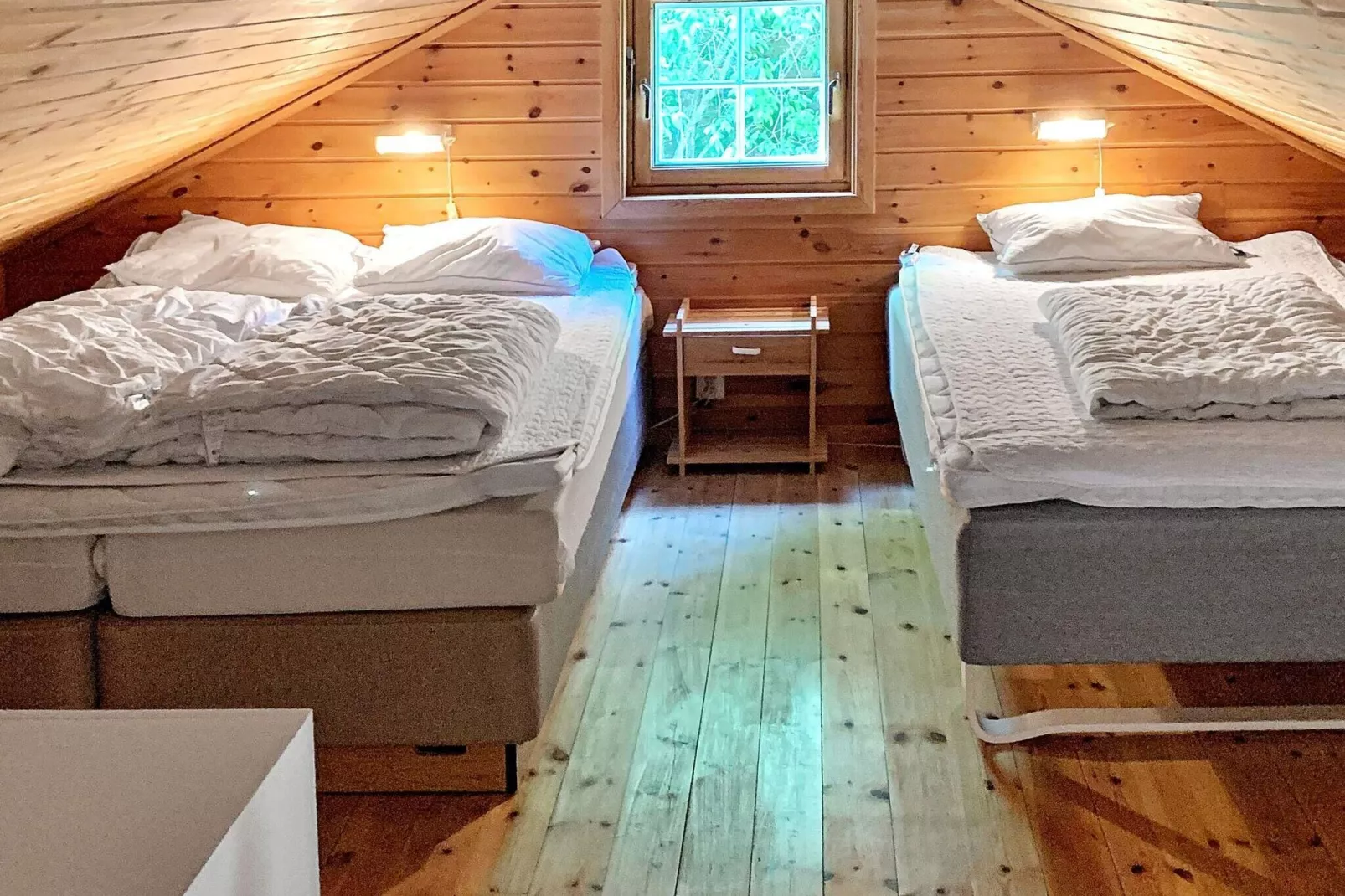 HUS 22235-Indoor