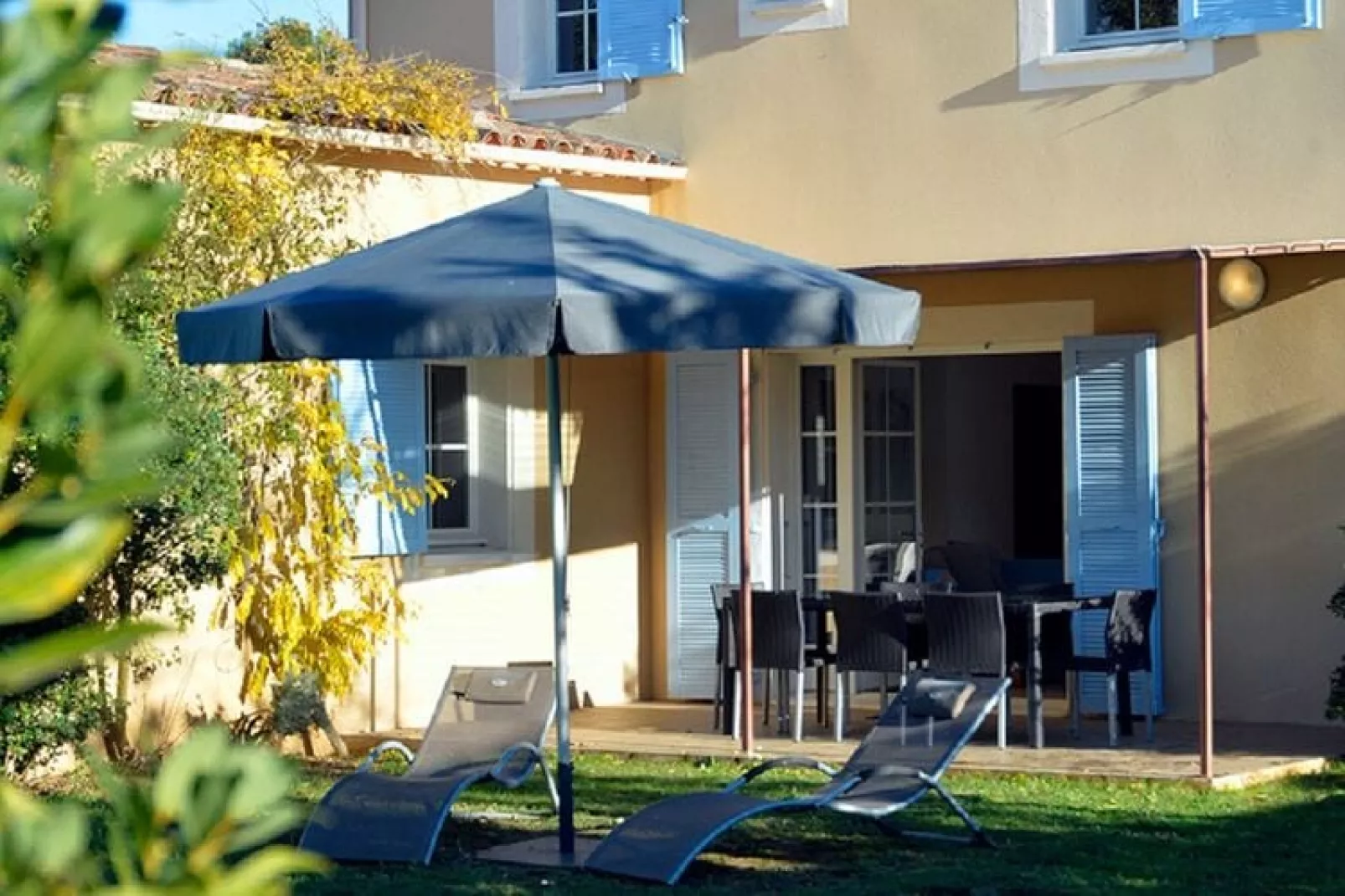 Le Clos Savornin 3-Terrace balcony