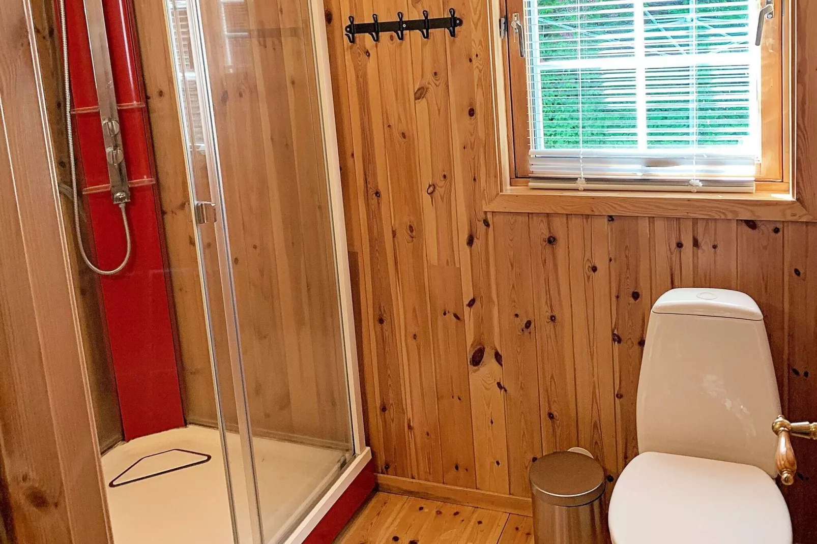 HUS 22235-Indoor