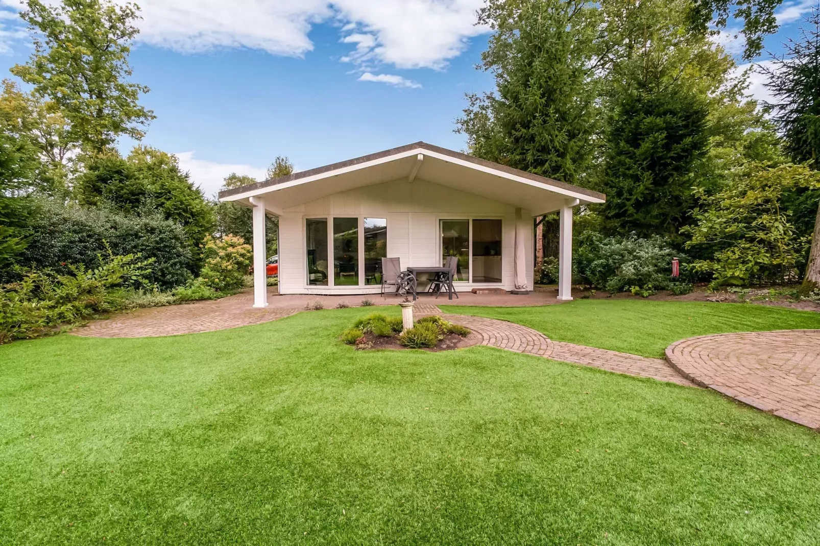 De Witte Duif 2-Exterior summer