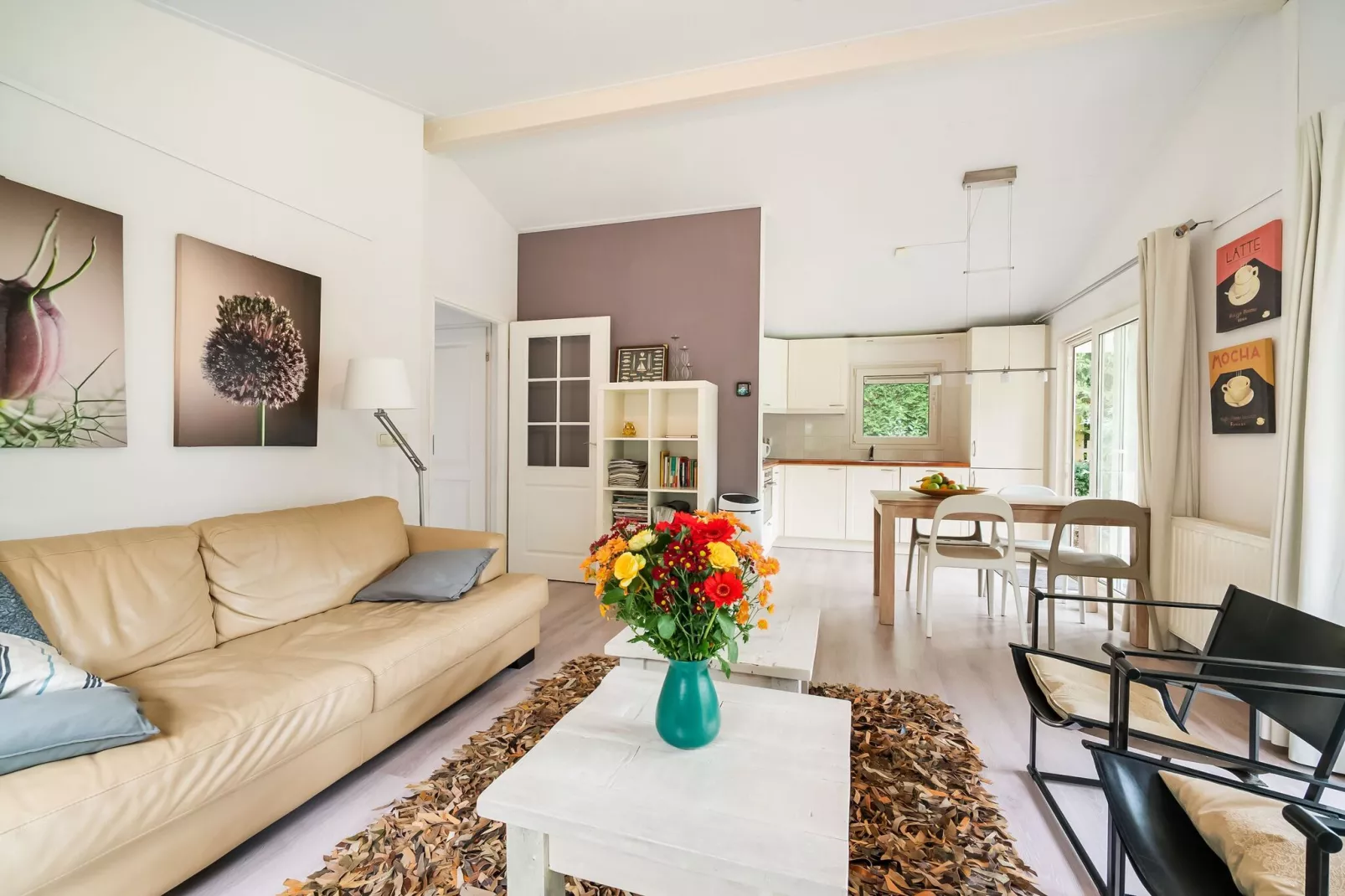 De Witte Duif 2-Living room
