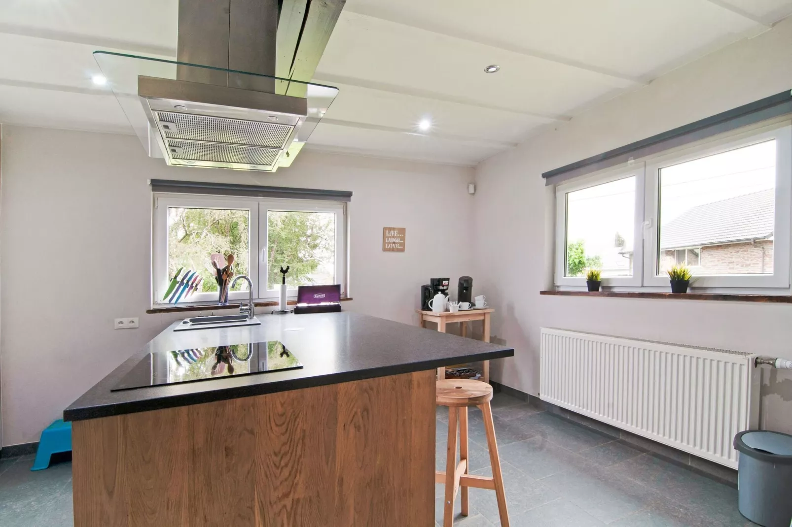 Superbe maison de vacances pour 10 personnes Xhoffriax-Cuisine