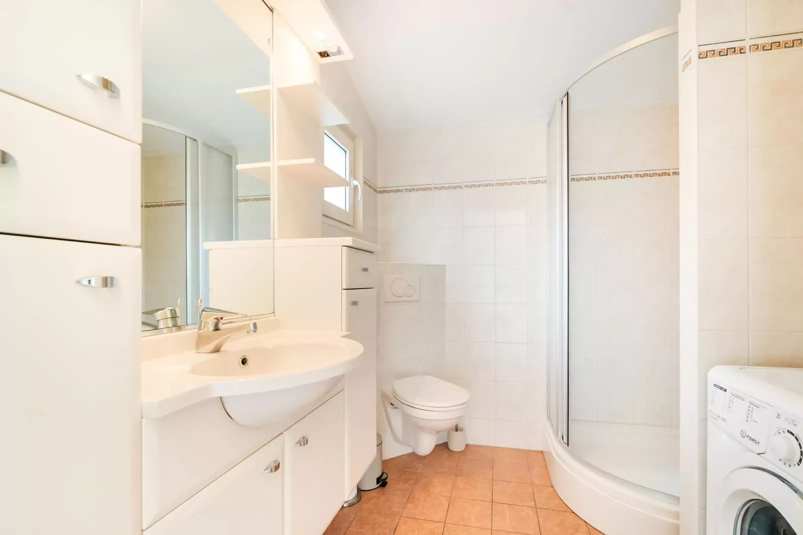 De Witte Duif 2-Bathroom