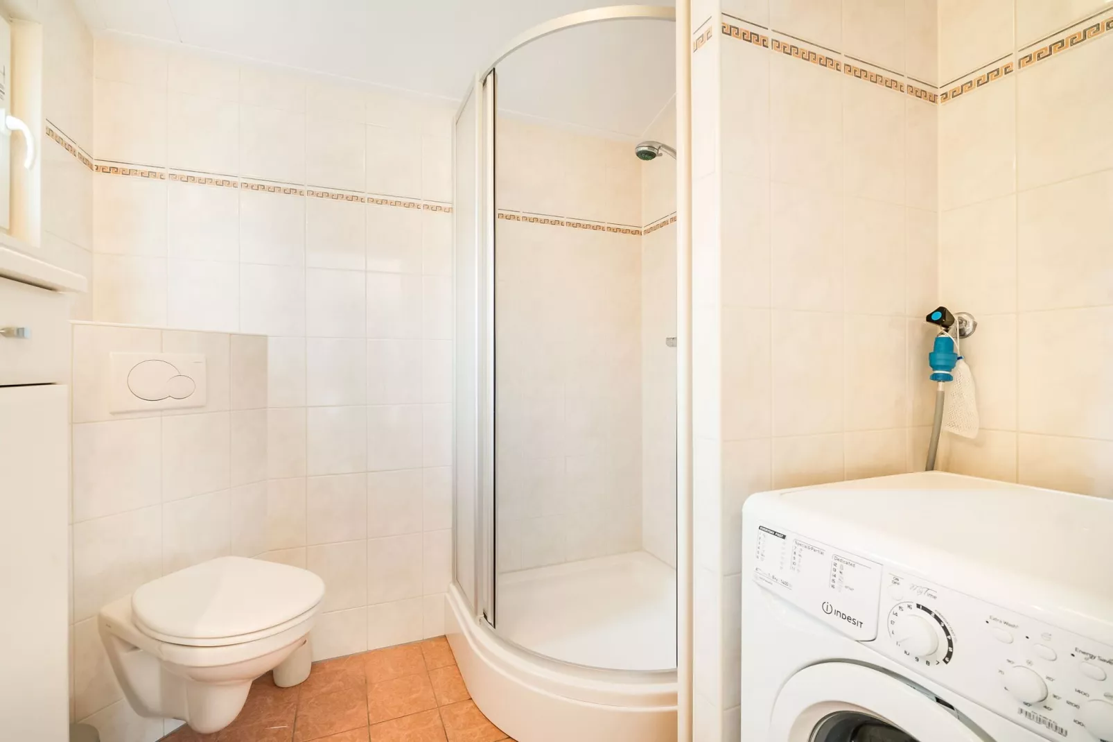 De Witte Duif 2-Bathroom