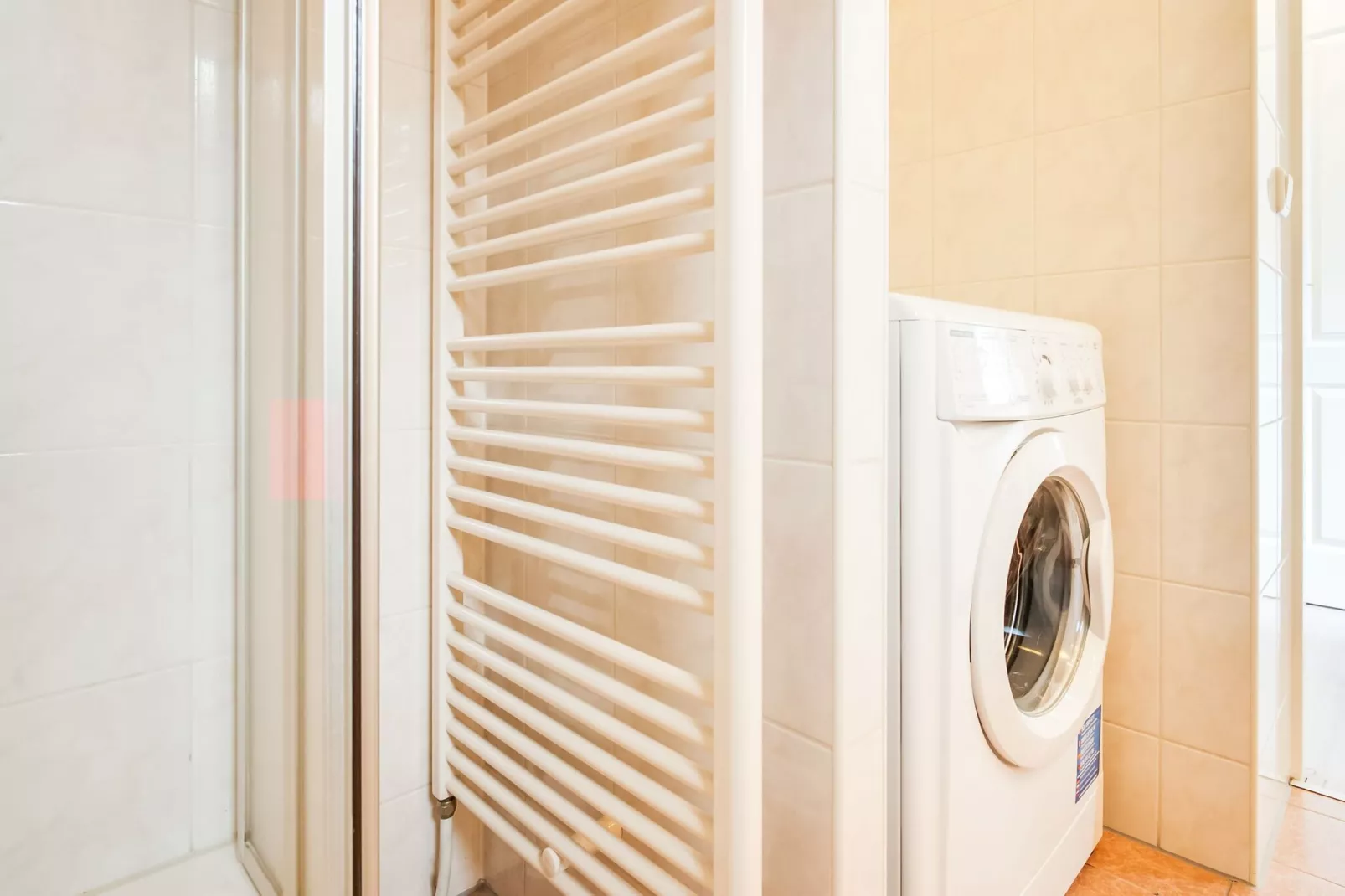 De Witte Duif 2-Bathroom