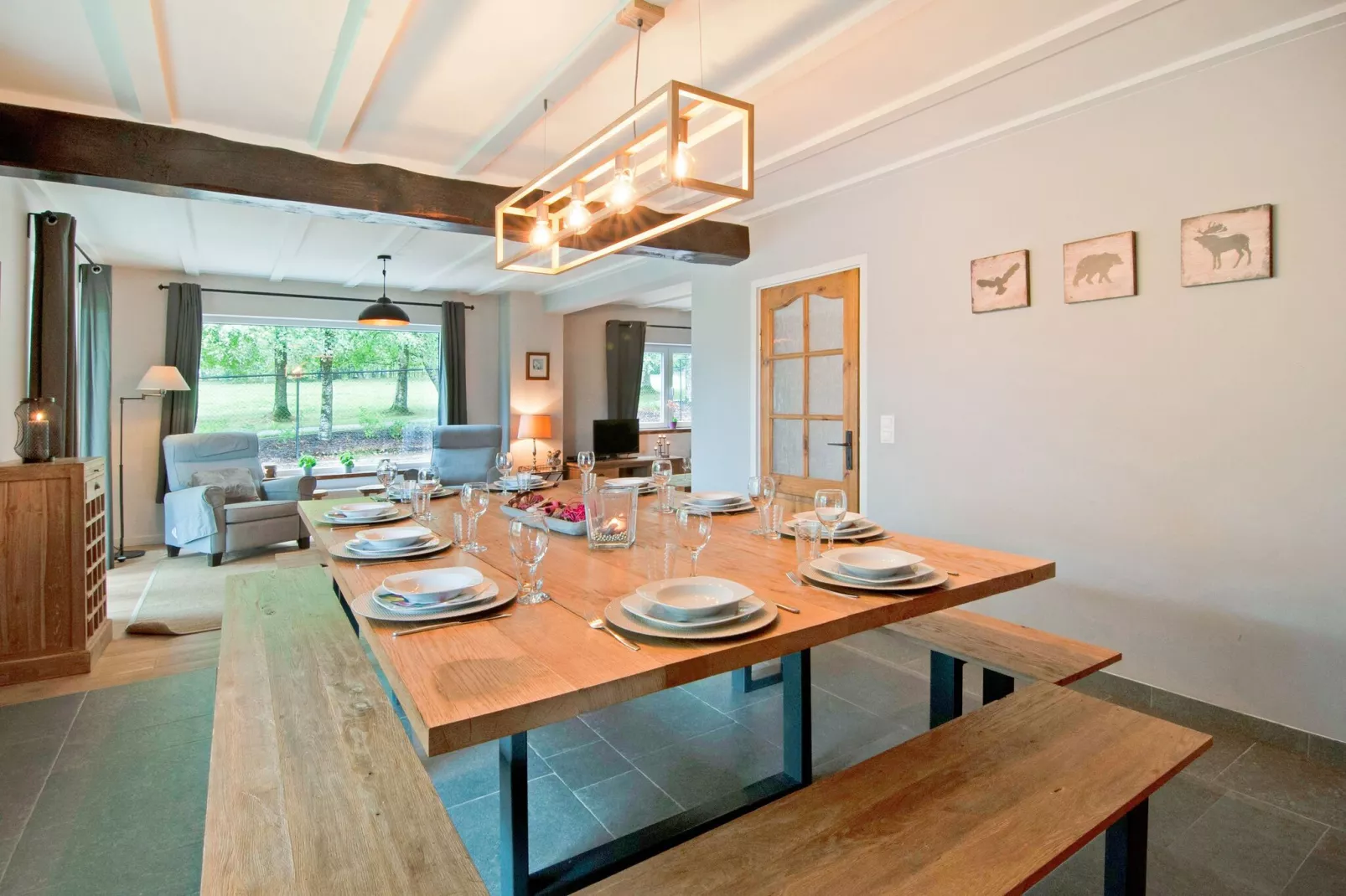 Superbe maison de vacances pour 10 personnes Xhoffriax-Salle à manger